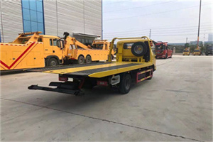 清华园非事故拖车