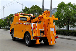 清华园高速路拖车费